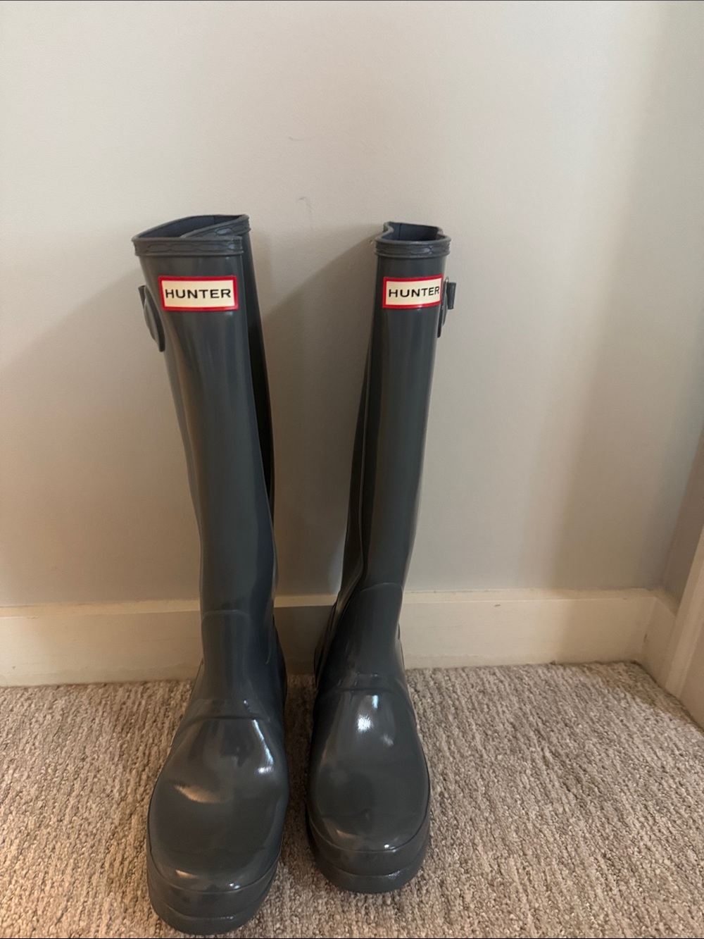 Hunter Gloss Tall Rain Boots in Charcoal Gray